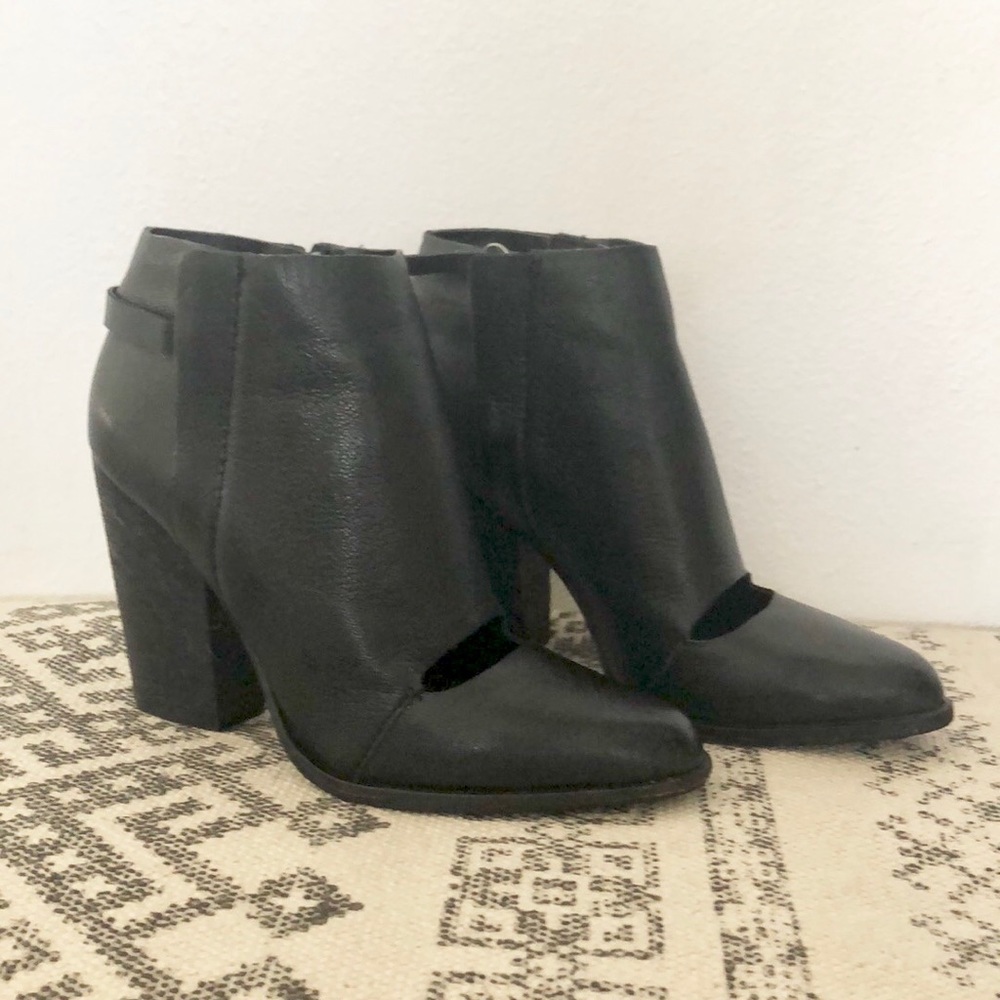 Joes black leather booties